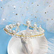 Corona clásica con cuentas de perlas