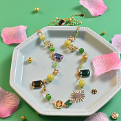 Elegante frühlingsgrüne Halskette