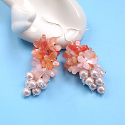Boucles d'oreilles pendantes en perles de fleurs roses