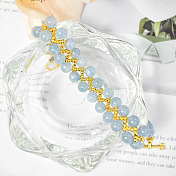 Bracelet en perles de pierres précieuses avec fermoir à bascule