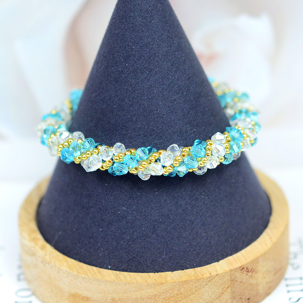 PandaHall Selected мастер-класс по изготовлению браслета из стеклянных бусин.-6