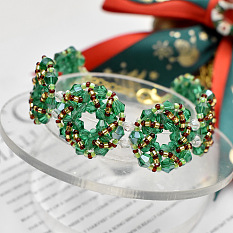 Christmas Wreath Beaded Bracelet