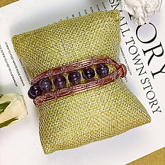 Bracelet en fil de fer avec perles de pierres précieuses
