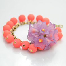Beaded Chain Bracelet with Clustered Trumpet Flowers