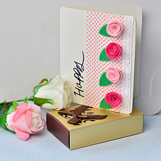 Preciosa tarjeta de regalo navideña con rosas de fieltro