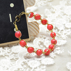 Bracelet de perles de jade rouge enveloppé de fil