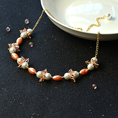 Precioso collar de cadena de perlas y cuentas de vidrio