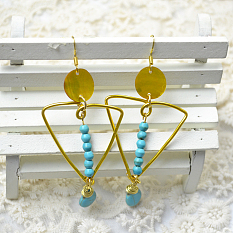 Boucles d'oreilles pendantes triangle en perles turquoise