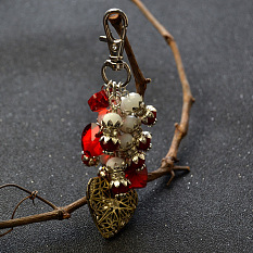 Porte-clés pendentif médaillon creux en forme de cœur