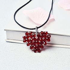 Collier pendentif en perles de verre cœur pour la saint-valentin