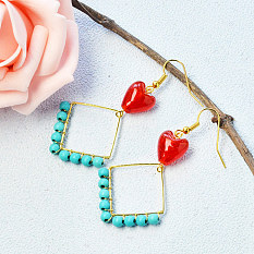 Boucles d'oreilles carrées perles turquoise avec perles coeur