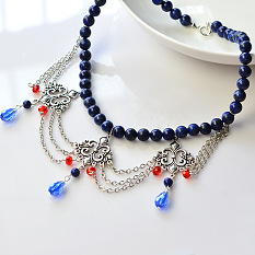 Collier pendentif en perles de lapis-lazuli de style vintage