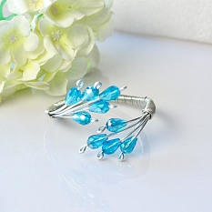 Bracelet spécial avec perles de verre bleues