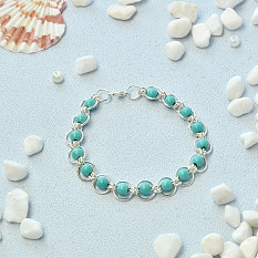 Bracelet classique avec une belle turquoise