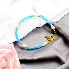 Bracelet de perles de rocaille bleues d'été