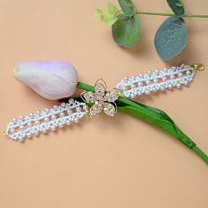 Elegante pulsera de flores con cuentas de cristal