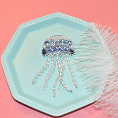 Embroidery Jellyfish Shaped Brooch with Pearl