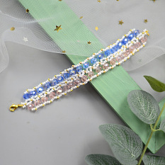 Pretty Crystal Beaded Bracelet