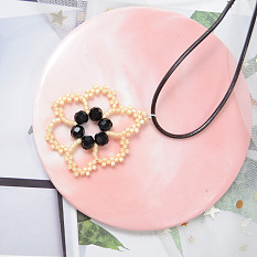 PandaHall Selected tutoriel sur le collier de perles en forme de fleur