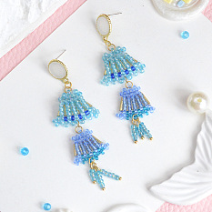 Серьги из бисера в виде синих медуз