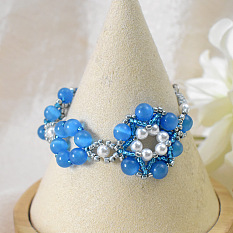 Blaues Katzenaugen-Perlenarmband