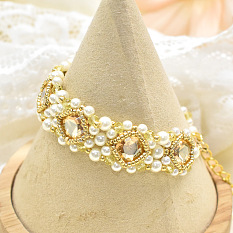 Idea pandahall su braccialetto di perline con castoni dorati