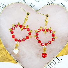PandaHall Selected tutoriel sur les boucles d'oreilles en perles de coeur de la Saint-Valentin