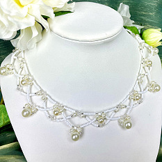 PandaHall Selected idée de collier de perles de rocaille blanches avec perles de verre