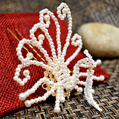 Perlenbesetzte Haarnadel im chinesischen Stil