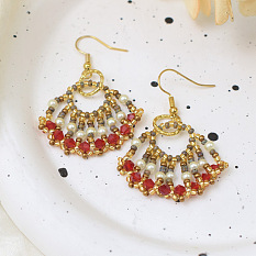 Серьги из стекла и жемчуга в форме ракушки