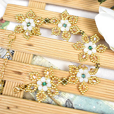 Bracelet en perles de verre en forme de fleur
