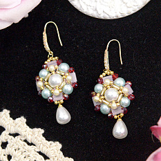 Серьги из бисера и жемчуга