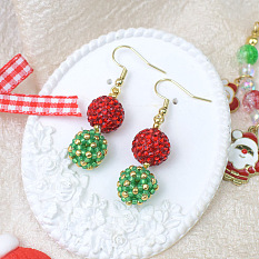 Серьги-шарики из бисера с рождественской тематикой