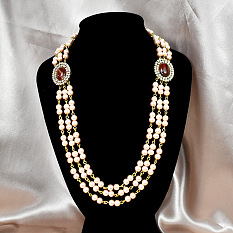 Idea de pandahall en collar de perlas multicapa epoxi