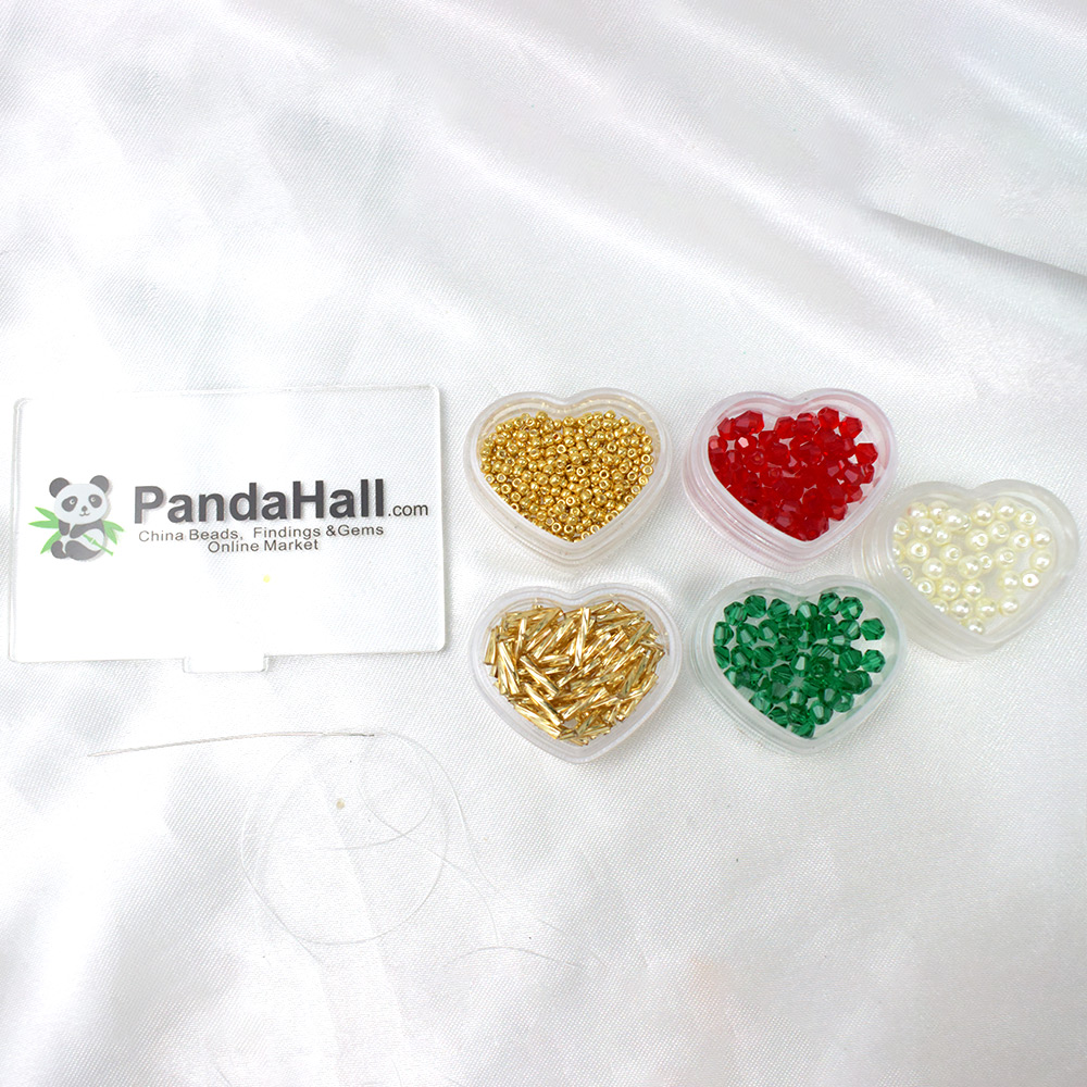 Браслет из семян и стеклянных бусин на рождественскую тематику-2