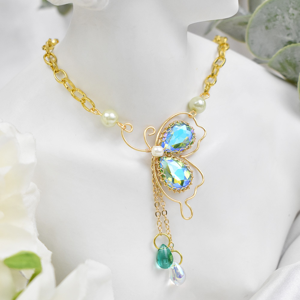 Подвеска-бабочка из проволоки со стеклянными стразами-1