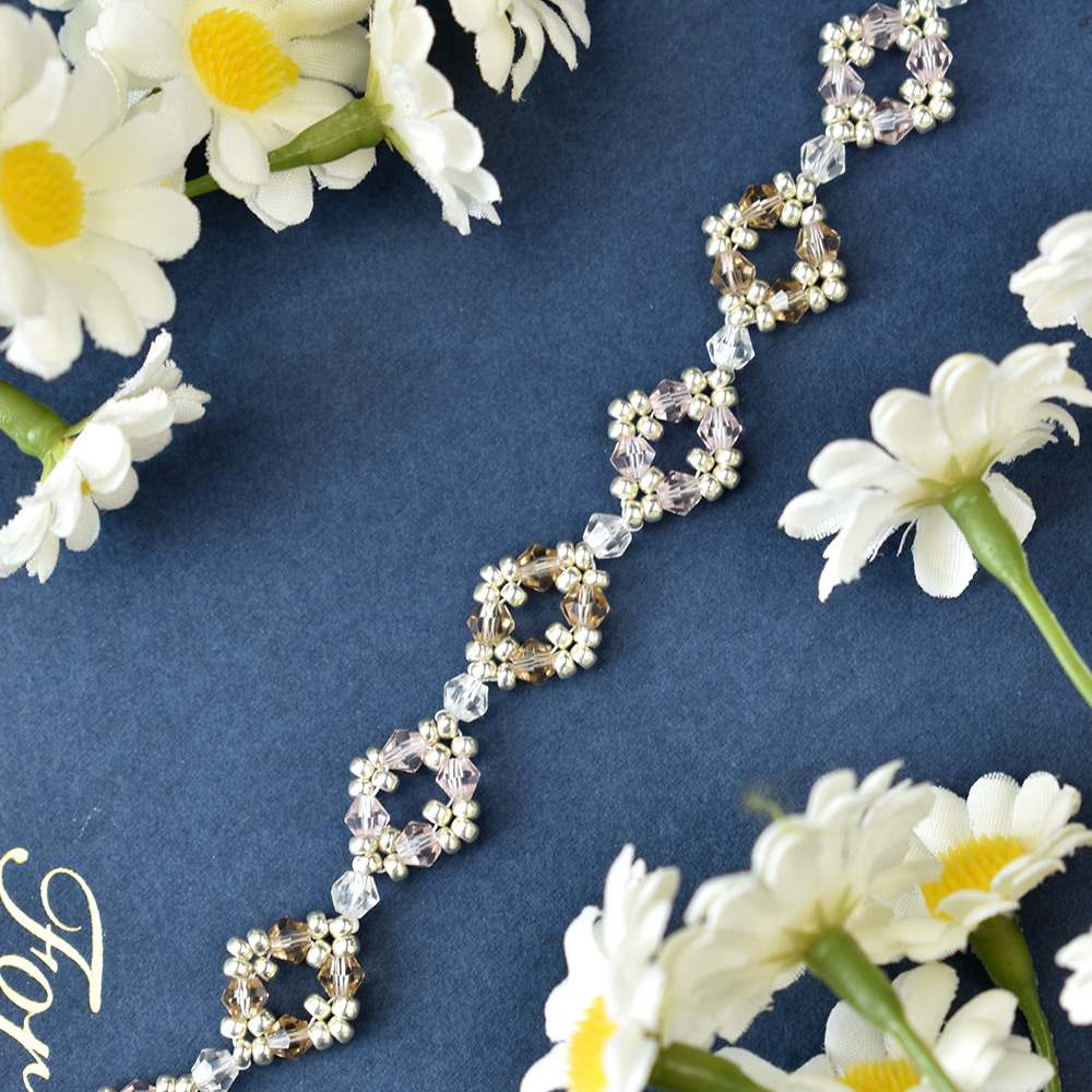 Браслет с хрустальными бусинами-1