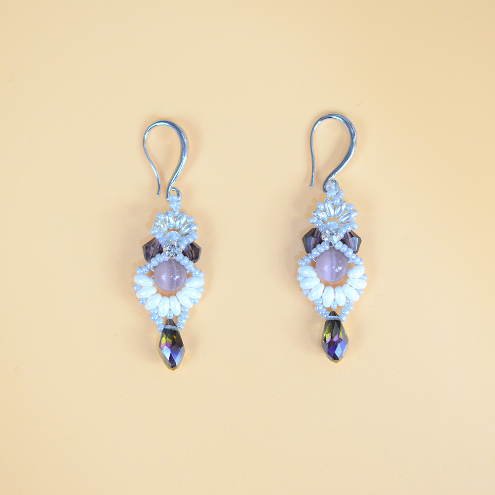 Изысканные серьги с разнообразными бусинами-6