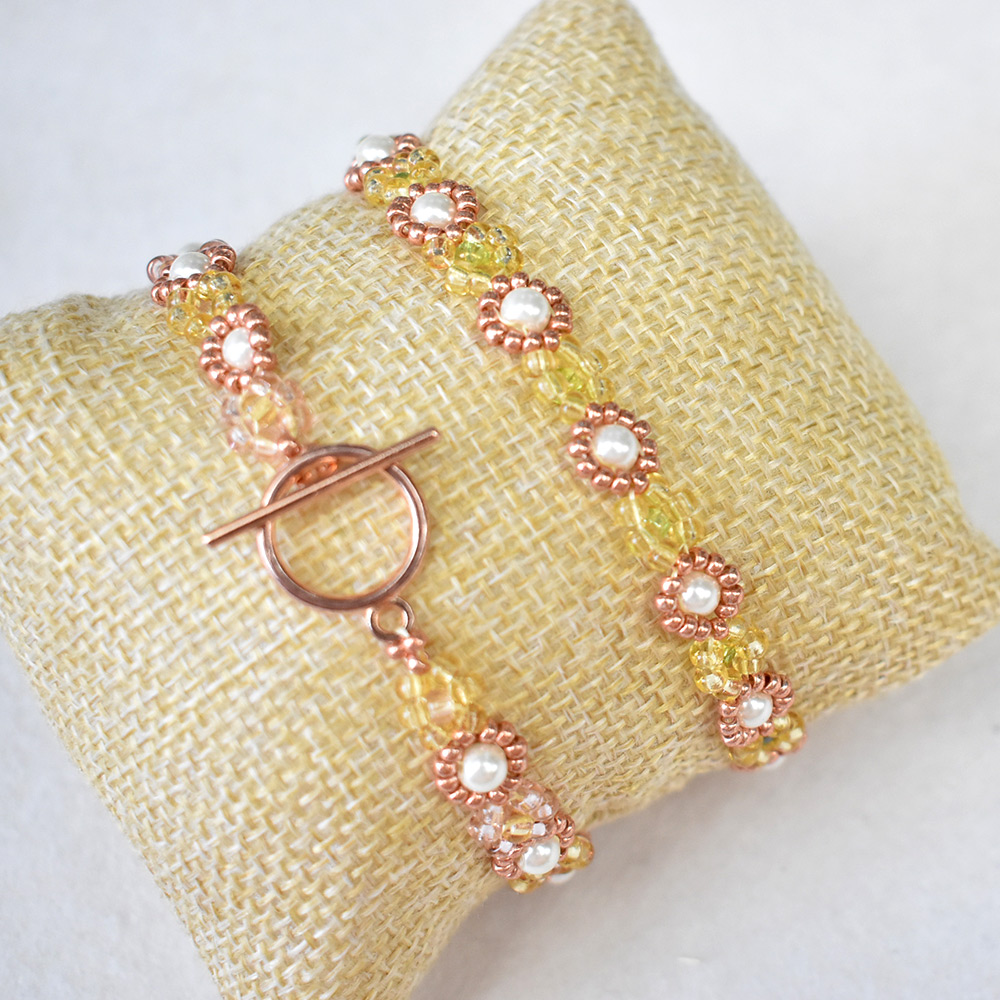 PandaHall Selected мастер-класс по изготовлению весеннего браслета из бисера.-5