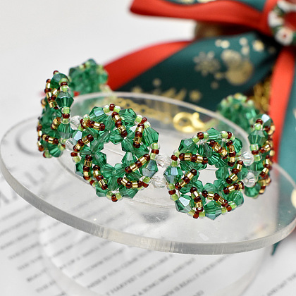 Christmas Wreath Beaded Bracelet-1