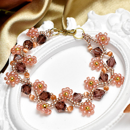 Vintage Armband mit Blumenmuster aus Glasperlen