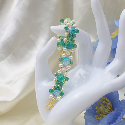 Браслет из синих и зеленых стеклянных бусин-5