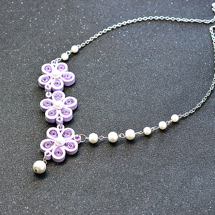 Collier de fleurs en papier quilling avec perles décorées-1