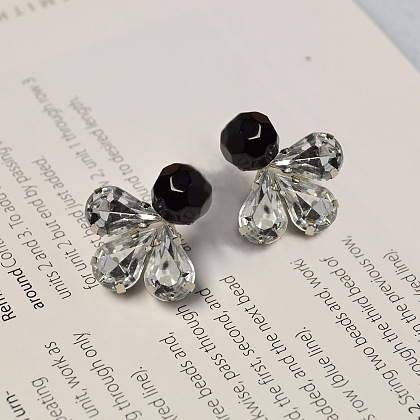 Boucles d'oreilles en perles de verre noir et blanc-1