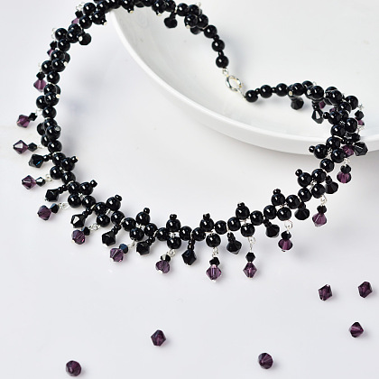 Magnifique collier de perles de verre noir-1