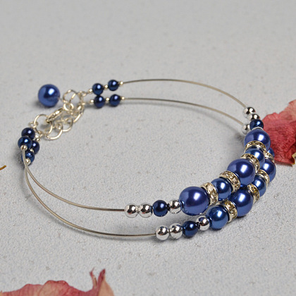 Bracelet simple en perles bleues-1