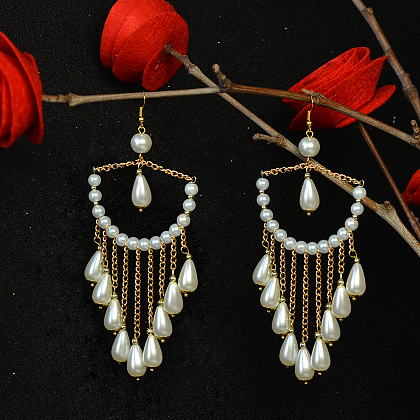 Boucles d'oreilles gracieuses en forme de lustre en perles-1