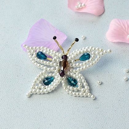 Broche de mariposa con cuentas de perlas-1