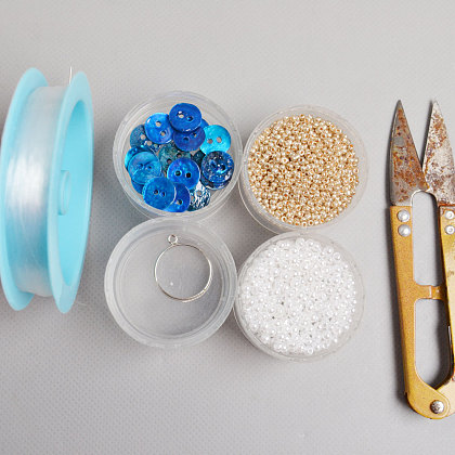 Anillos de flores de botón azul hechos a mano con perlas y cuentas de semillas-2