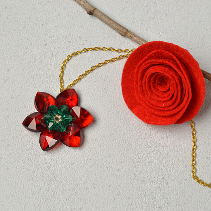 Collier pendentif fleur en perles de verre-1